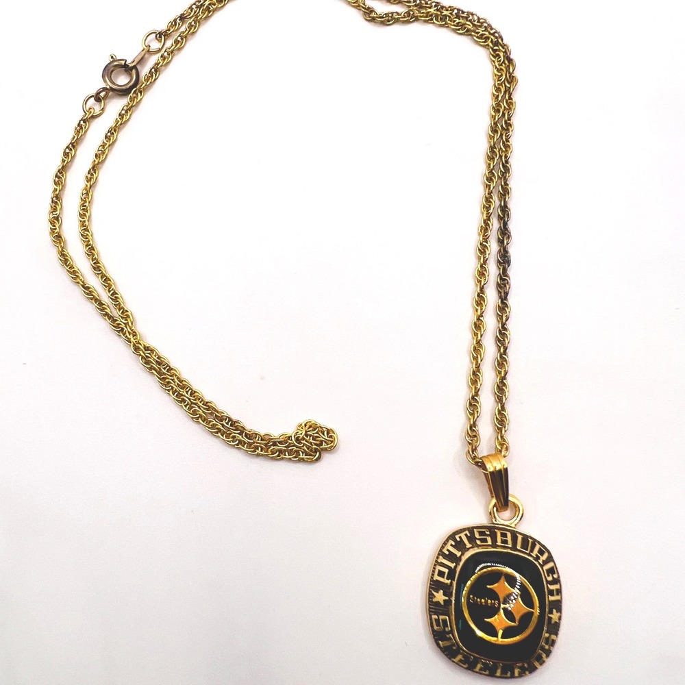 Vintage Pittsburgh Steelers NFL Pendant Goldtone Rope Chain Necklace